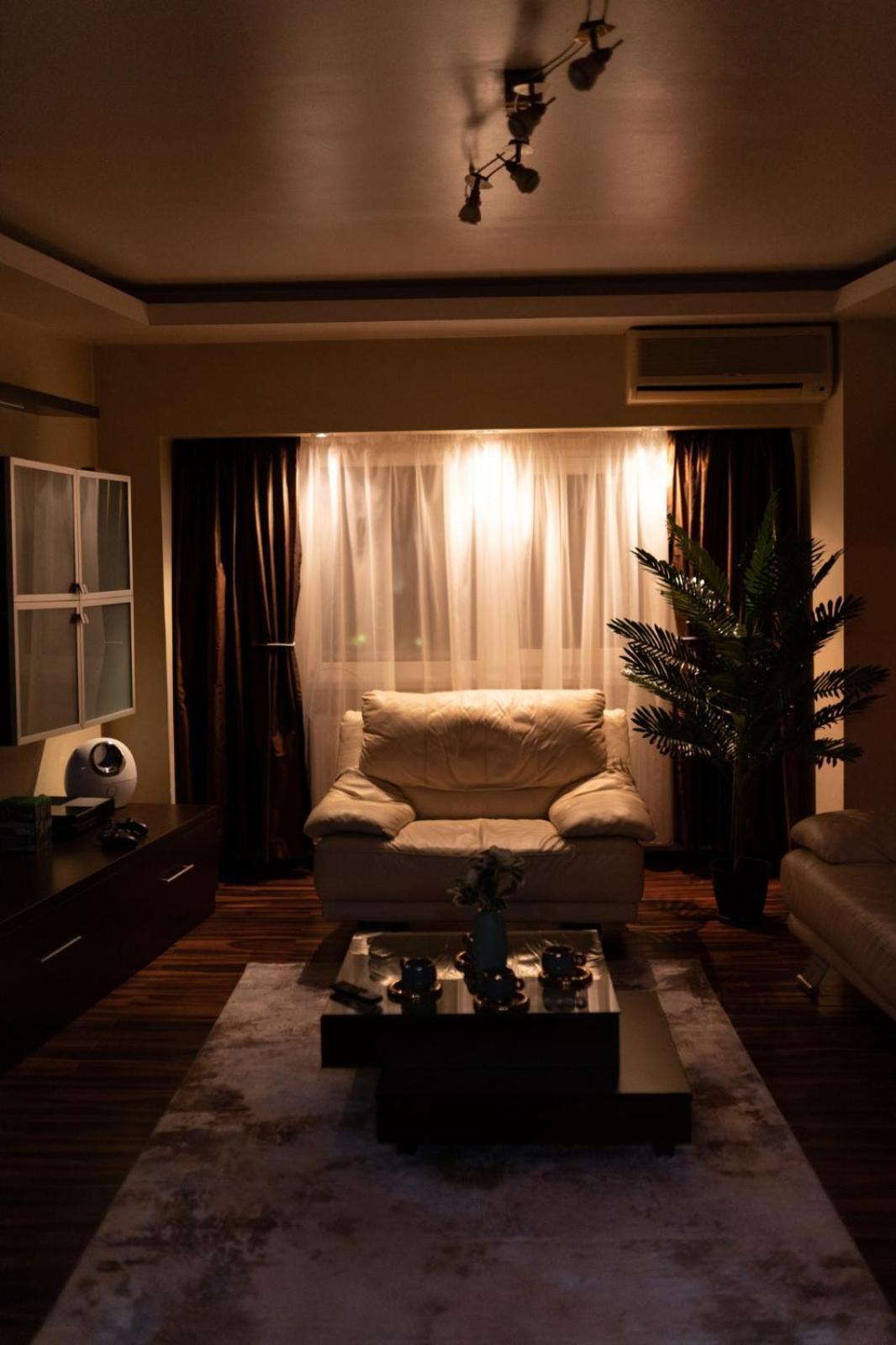 4 Rooms Unirii 47 Бухарест Экстерьер фото