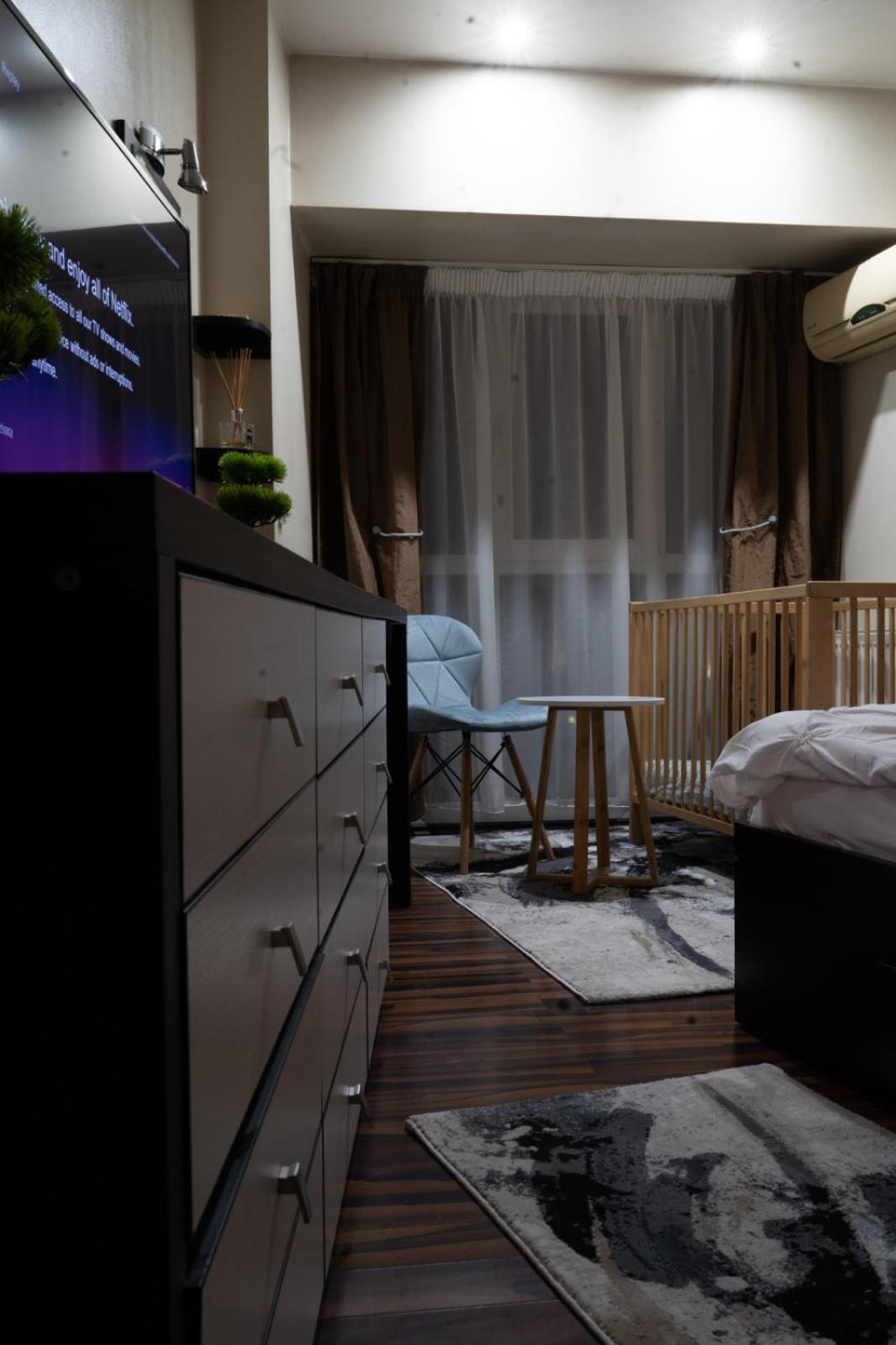 4 Rooms Unirii 47 Бухарест Экстерьер фото
