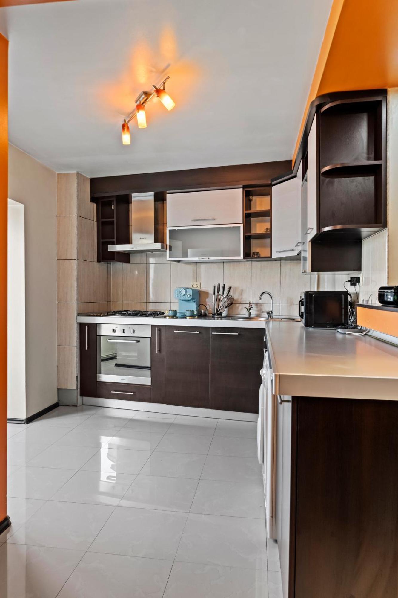 4 Rooms Unirii 47 Бухарест Экстерьер фото