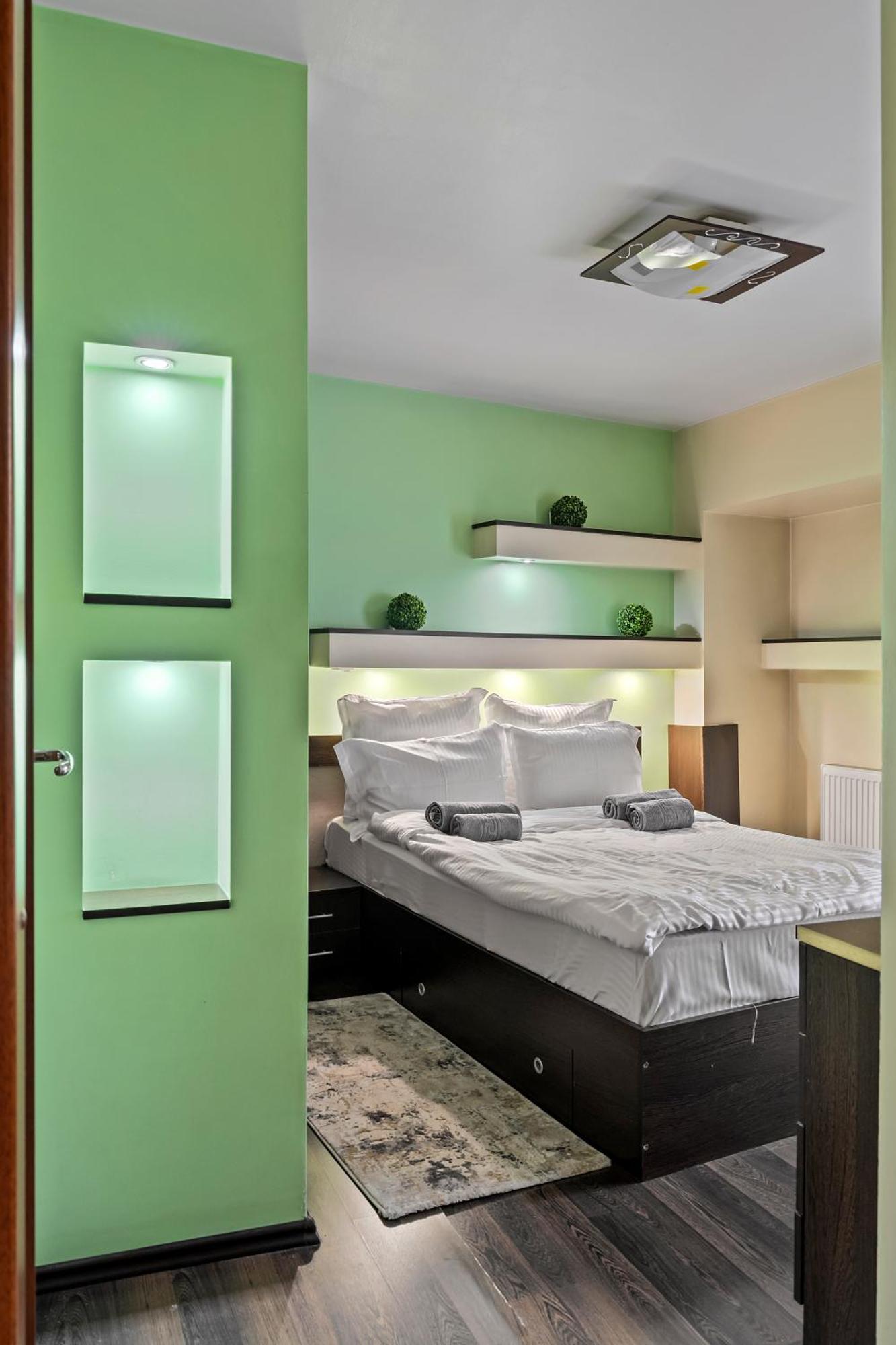 4 Rooms Unirii 47 Бухарест Экстерьер фото